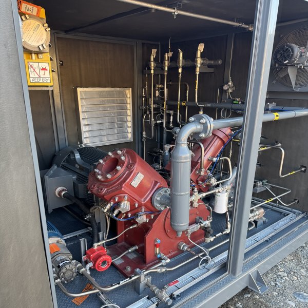 NEW SURPLUS FORNOVOGAS MODEL 3DA300-2 RECIPROCATING GAS COMPRESSOR PACKAGE - Image 4